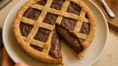Crostata al castagnaccio: frolla friabile e crema di castagne al cacao