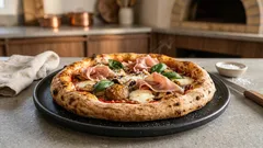 Pizza napoletana contemporanea in casa: cornicione alto e base asciutta, senza “pizza bagnata”