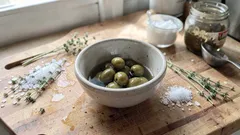 Olive verdi in salamoia fatte in casa: metodo con soda caustica, passo passo