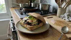 Cuzzetiello con parmigiana di melanzane: gratinato al grill in 5 minuti